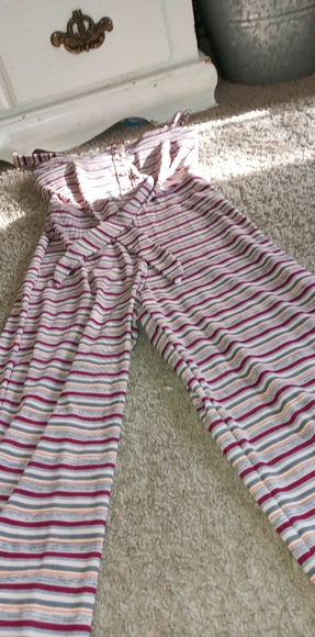 A romper - Picture 1 of 2